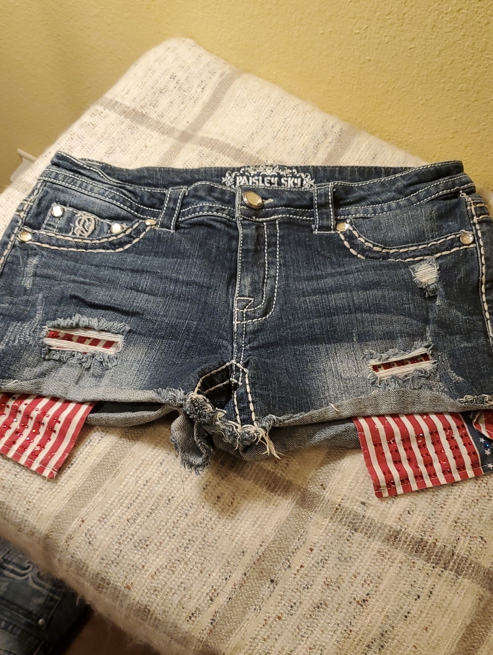 Paisley Sky Women's Distressed Denim Shorts in Dark Blue Sz 8